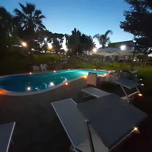 Luxury Le Rocce Bed & Breakfast Villasmundo